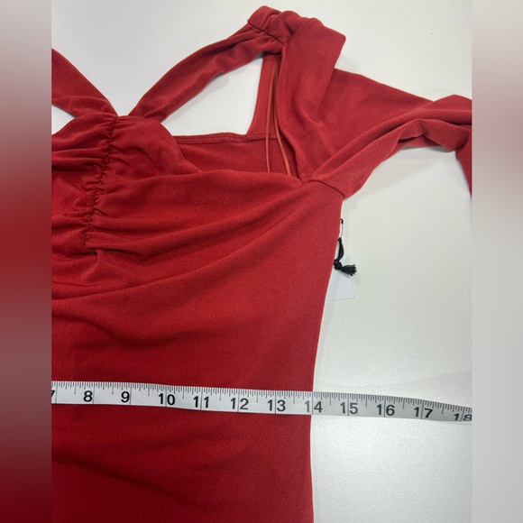 ASTR Cutout Detail Long Sleeve Bodycon Midi Dress Rust Red New With Tags Medium - Picture 8 of 9